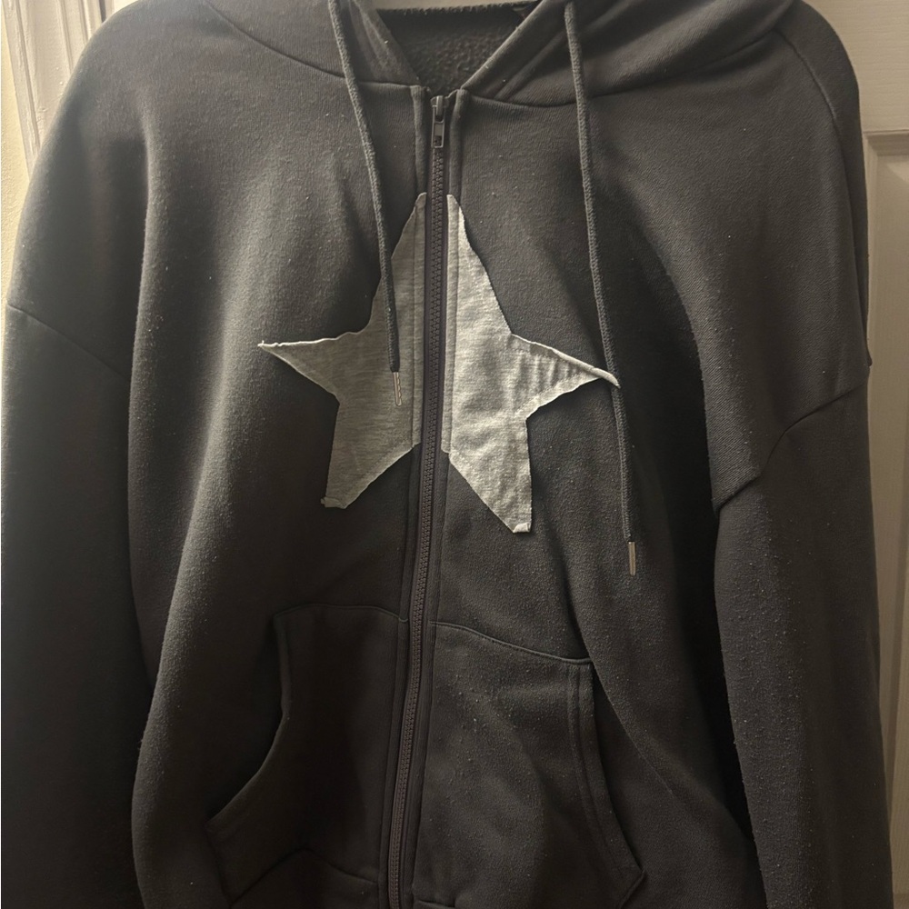 ROMWE Black Garment with Teal Accent